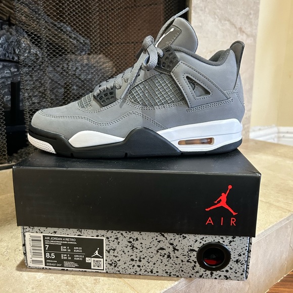 Air Jordan 4 Retro, Cool Grey Never been worn. Brand new in box. - Picture 2 of 3
